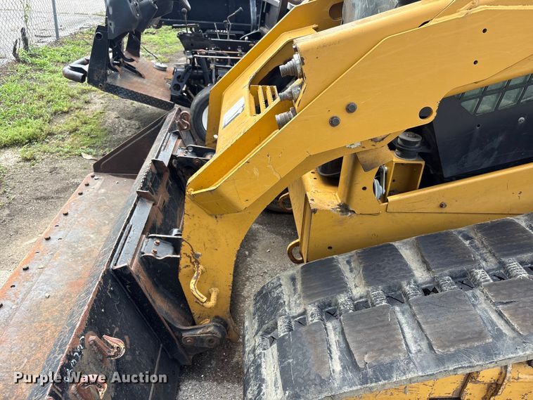image for item FB8845 2014 Caterpillar 289D tracked skid steer loader
