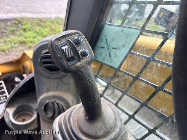 image for item FB8845 2014 Caterpillar 289D tracked skid steer loader