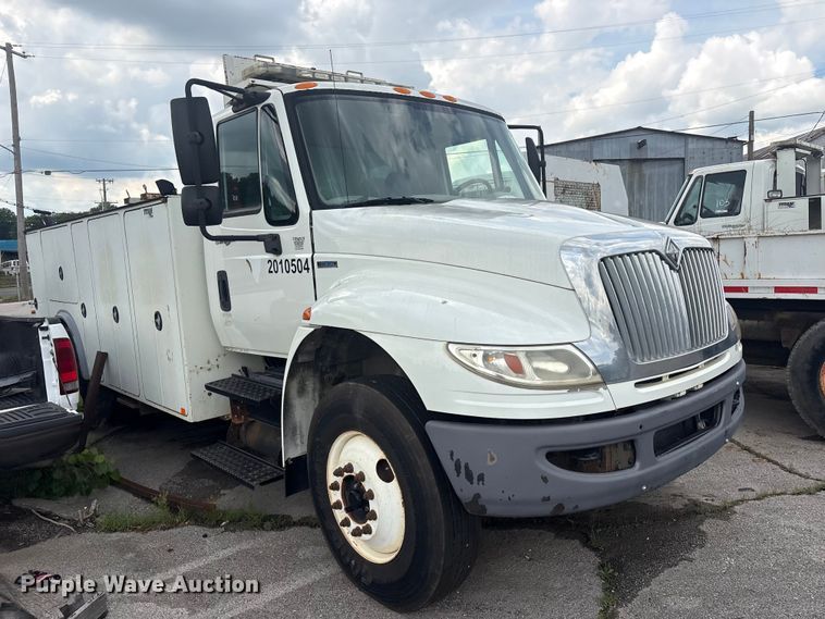 image for item FB8846 2010 International 4400 utility / service truck