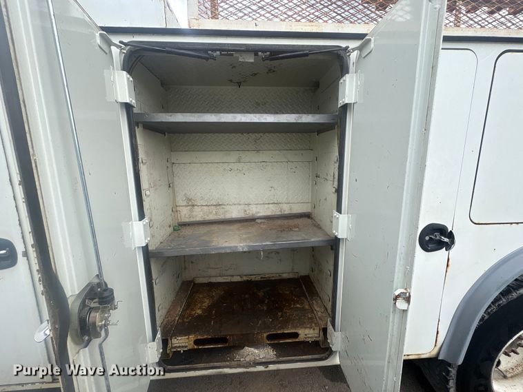 image for item FB8846 2010 International 4400 utility / service truck