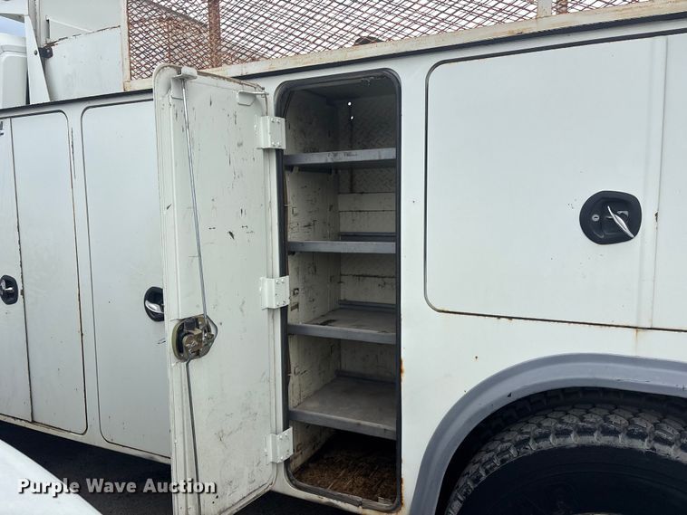 image for item FB8846 2010 International 4400 utility / service truck