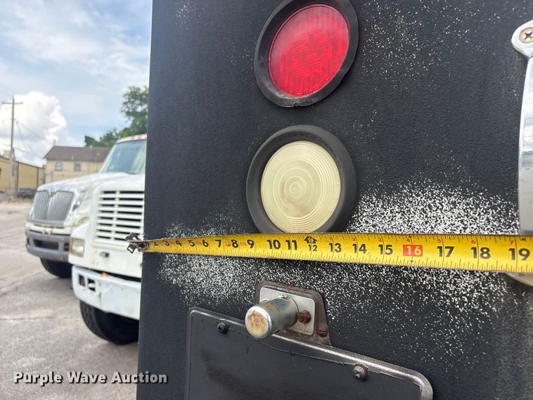 image for item FB8846 2010 International 4400 utility / service truck
