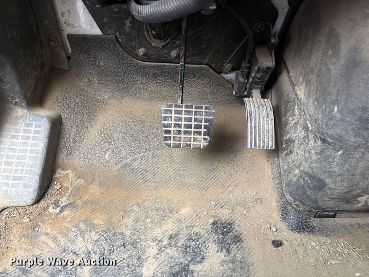 image for item FB8846 2010 International 4400 utility / service truck