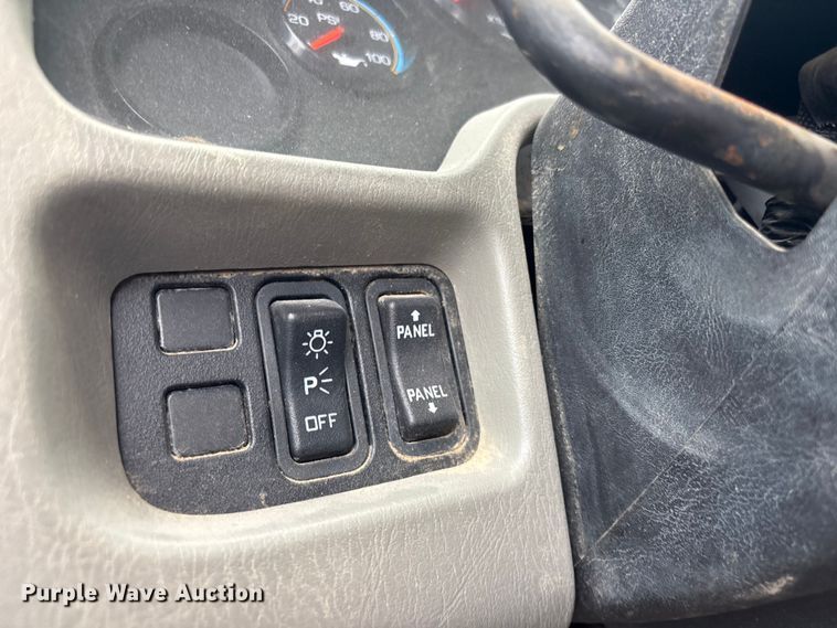 image for item FB8846 2010 International 4400 utility / service truck