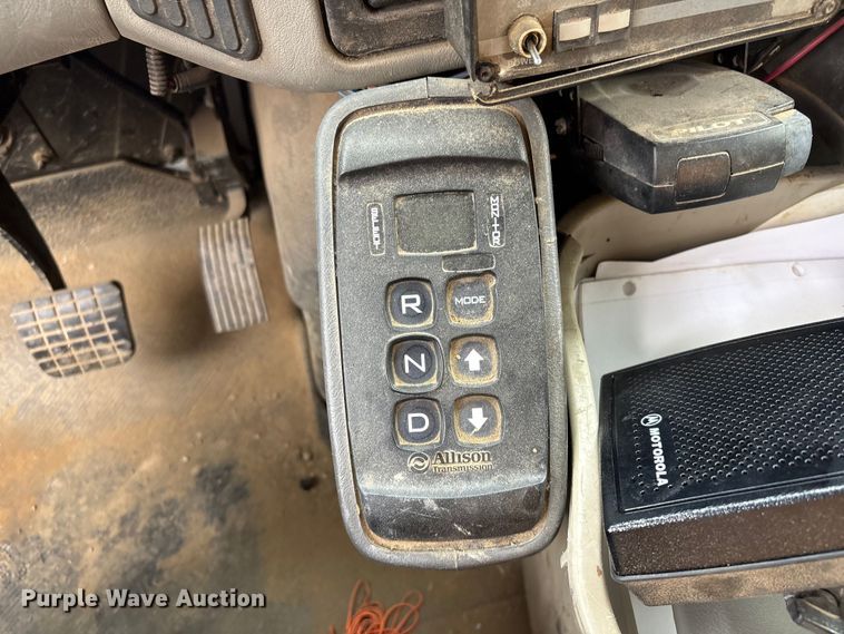 image for item FB8846 2010 International 4400 utility / service truck