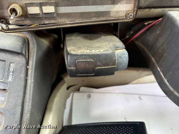 image for item FB8846 2010 International 4400 utility / service truck