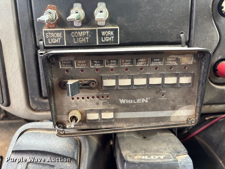 image for item FB8846 2010 International 4400 utility / service truck