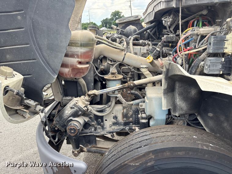 image for item FB8846 2010 International 4400 utility / service truck