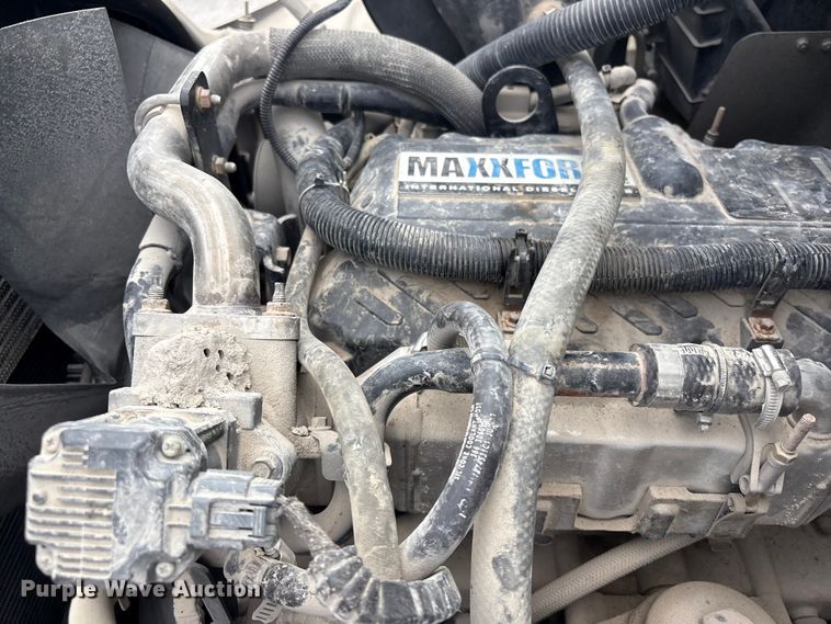 image for item FB8846 2010 International 4400 utility / service truck