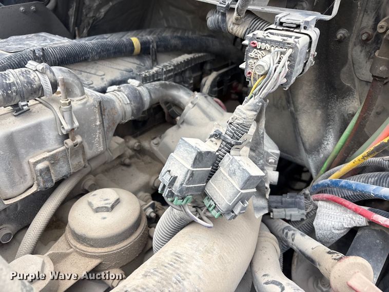 image for item FB8846 2010 International 4400 utility / service truck