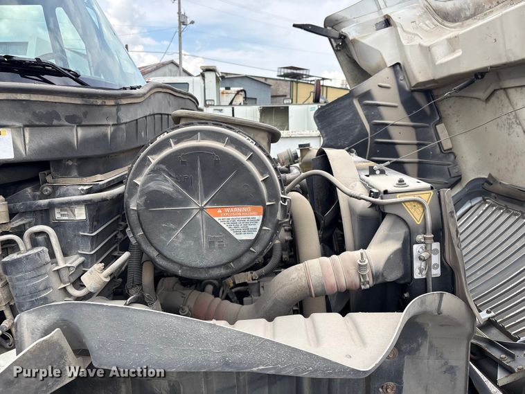 image for item FB8846 2010 International 4400 utility / service truck