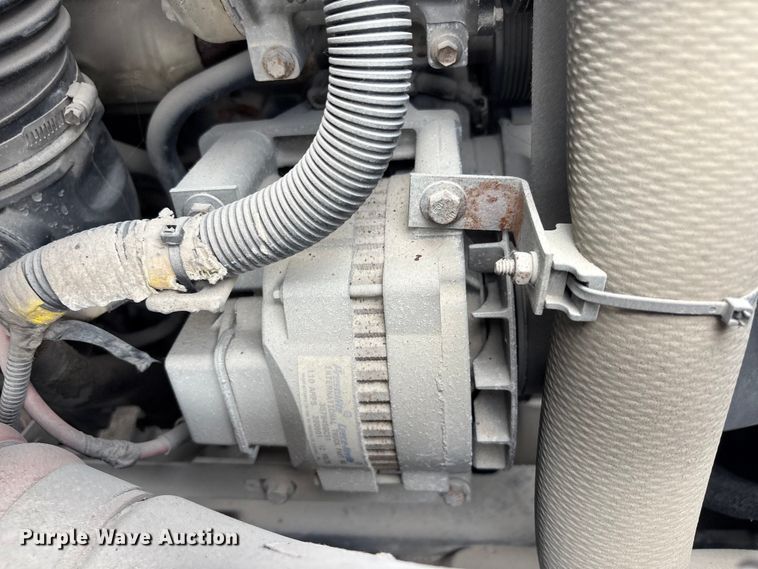 image for item FB8846 2010 International 4400 utility / service truck