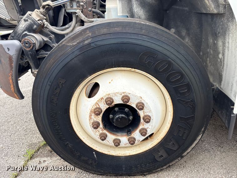 image for item FB8846 2010 International 4400 utility / service truck