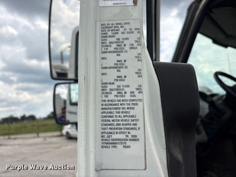 image for item FB8846 2010 International 4400 utility / service truck