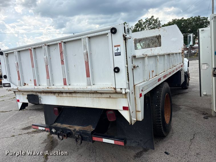 image for item FB8847 1997 International 4900 dump truck