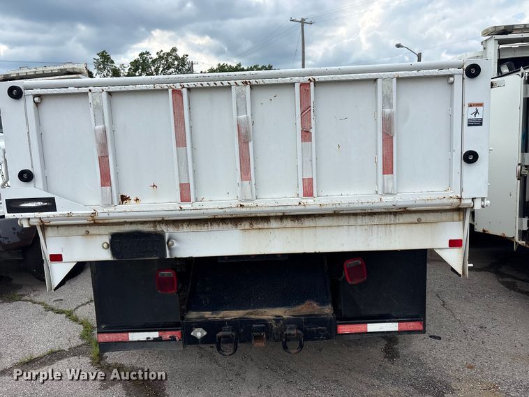 image for item FB8847 1997 International 4900 dump truck