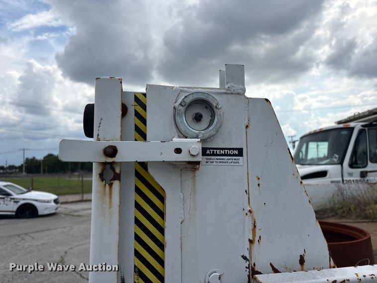 image for item FB8847 1997 International 4900 dump truck