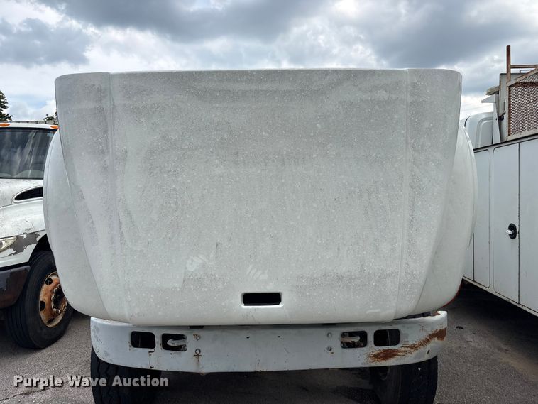 image for item FB8847 1997 International 4900 dump truck