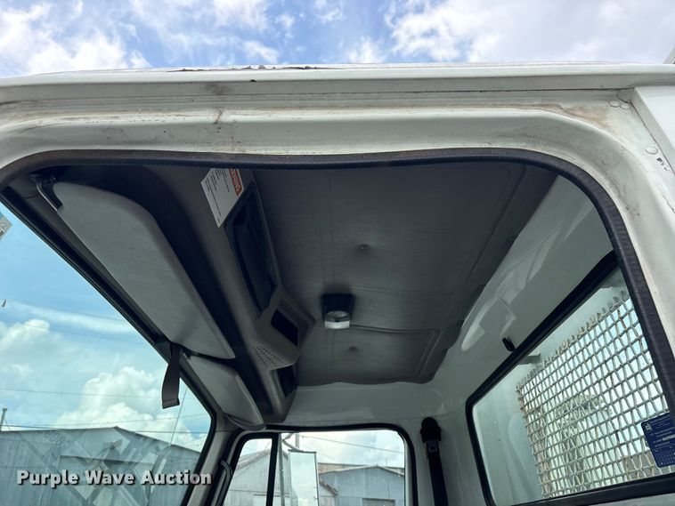 image for item FB8847 1997 International 4900 dump truck