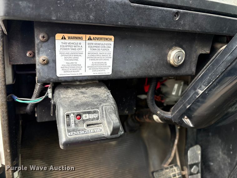 image for item FB8847 1997 International 4900 dump truck