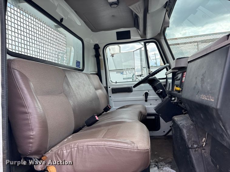 image for item FB8847 1997 International 4900 dump truck