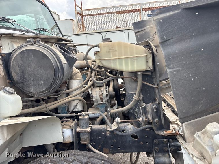 image for item FB8847 1997 International 4900 dump truck
