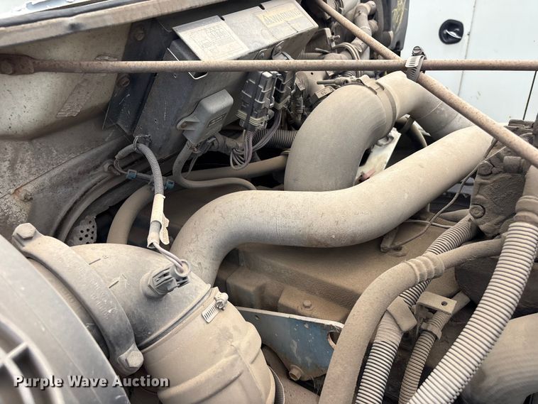 image for item FB8847 1997 International 4900 dump truck