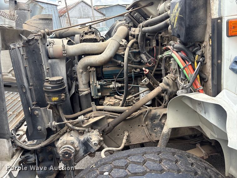 image for item FB8847 1997 International 4900 dump truck