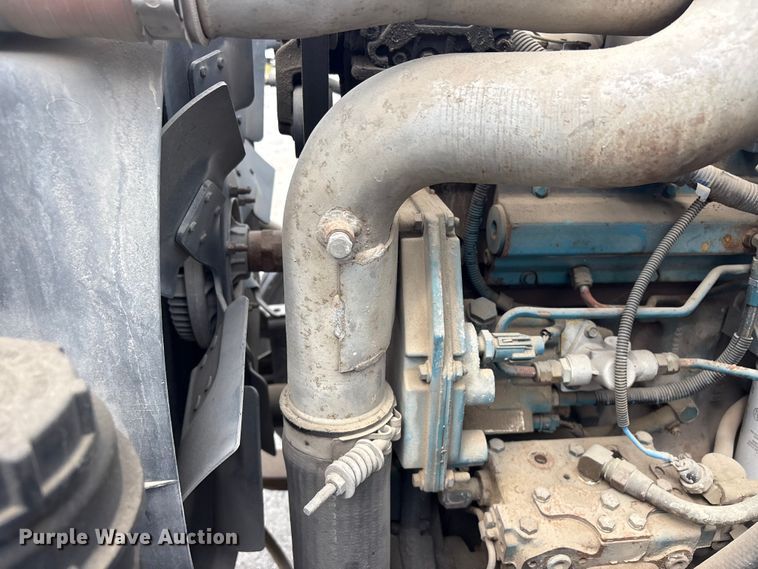 image for item FB8847 1997 International 4900 dump truck