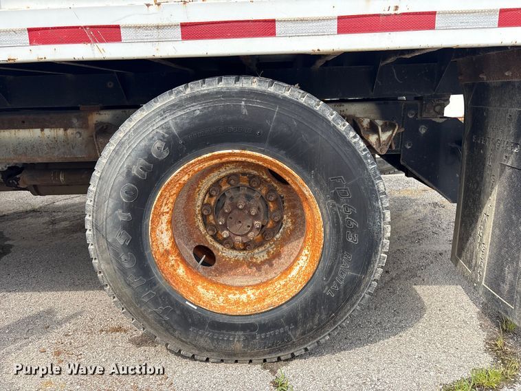 image for item FB8847 1997 International 4900 dump truck