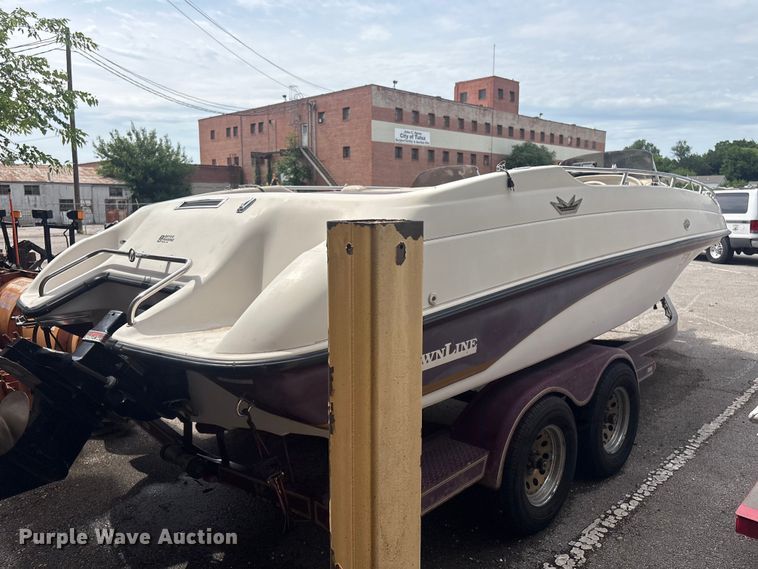 image for item FB8848 1995 CrownLine boat