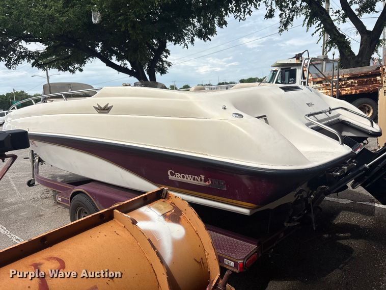image for item FB8848 1995 CrownLine boat
