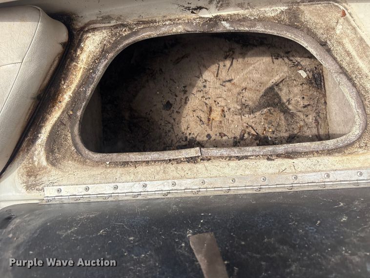image for item FB8848 1995 CrownLine boat