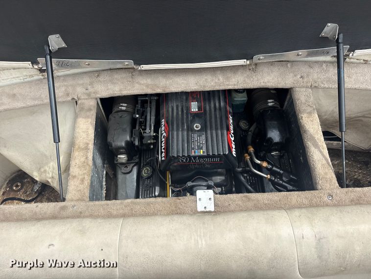 image for item FB8848 1995 CrownLine boat