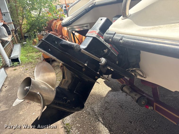 image for item FB8848 1995 CrownLine boat
