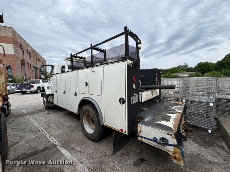 image for item FB8856 2011 International 7400 utility / service truck