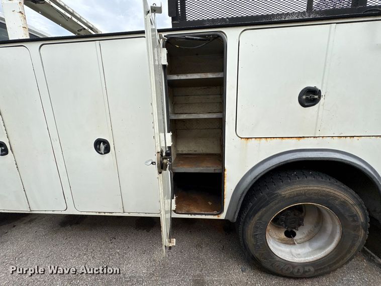 image for item FB8856 2011 International 7400 utility / service truck