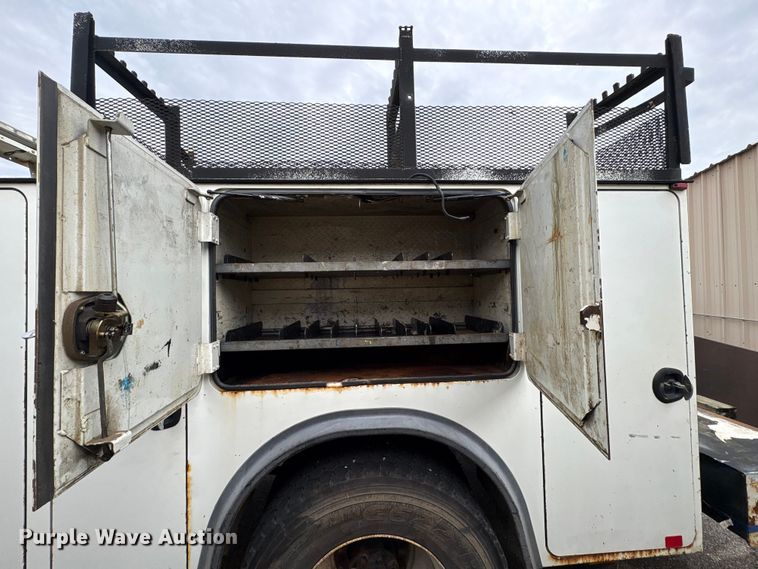 image for item FB8856 2011 International 7400 utility / service truck