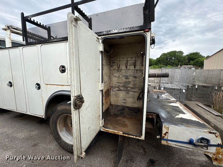 image for item FB8856 2011 International 7400 utility / service truck