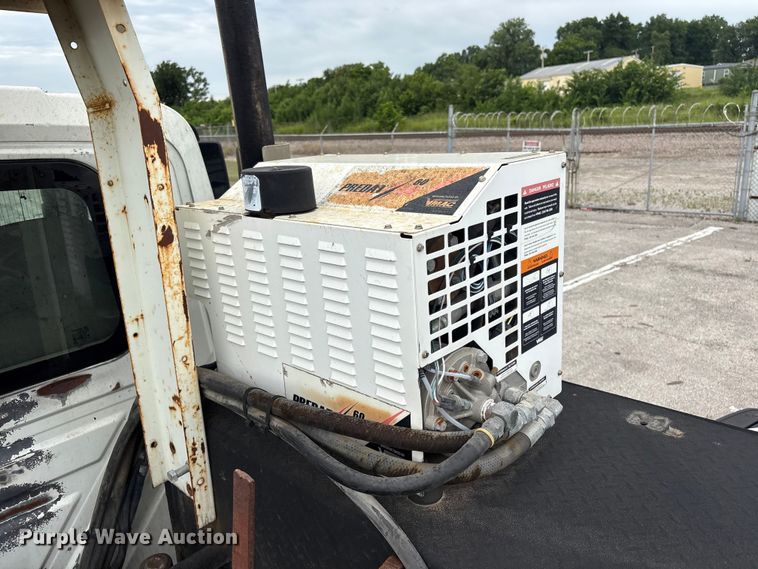 image for item FB8856 2011 International 7400 utility / service truck