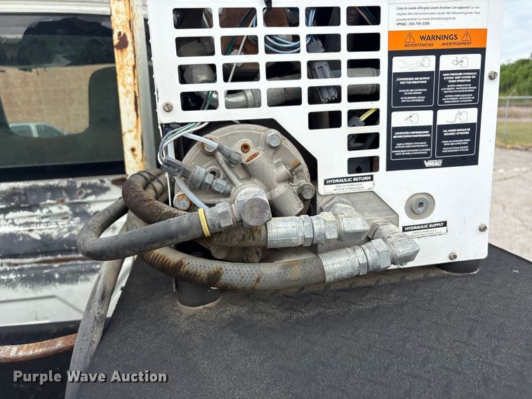image for item FB8856 2011 International 7400 utility / service truck