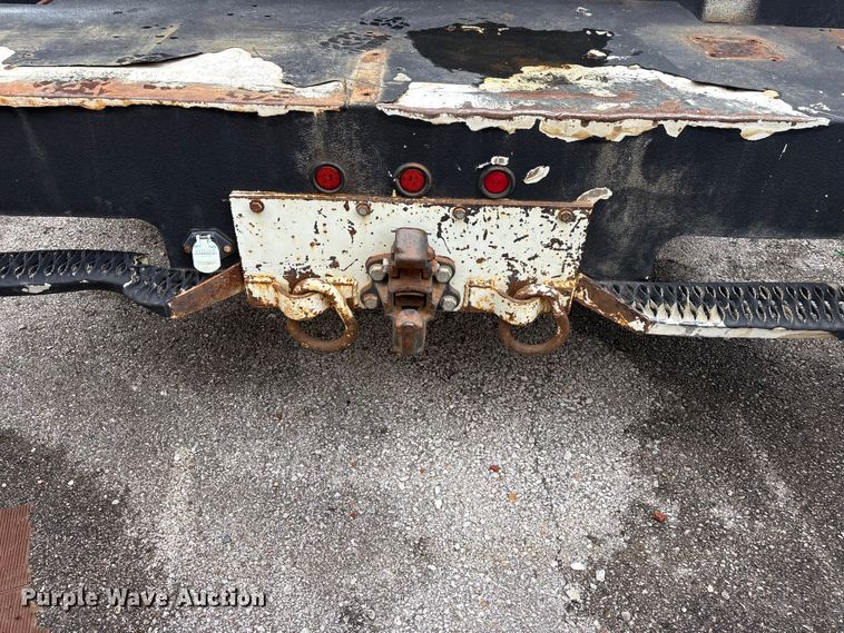 image for item FB8856 2011 International 7400 utility / service truck
