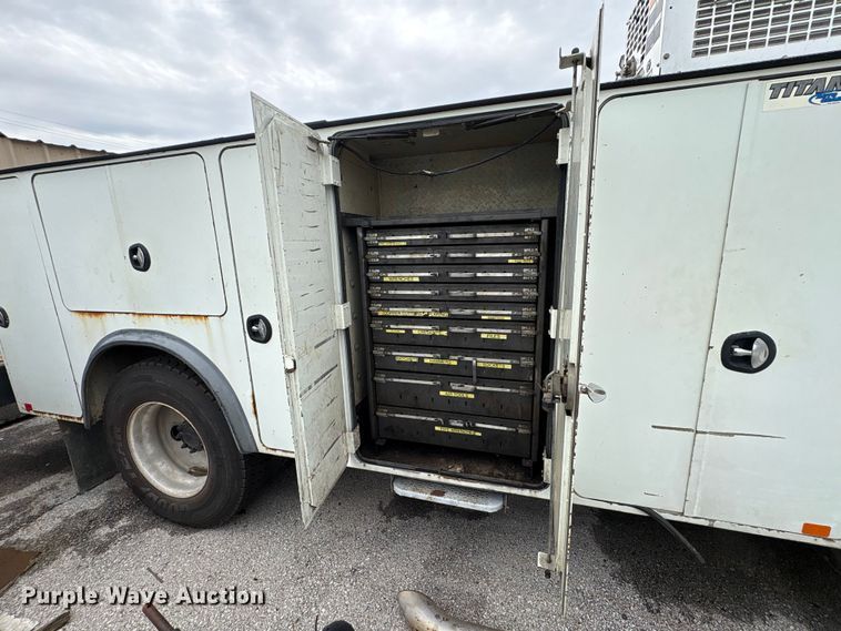 image for item FB8856 2011 International 7400 utility / service truck