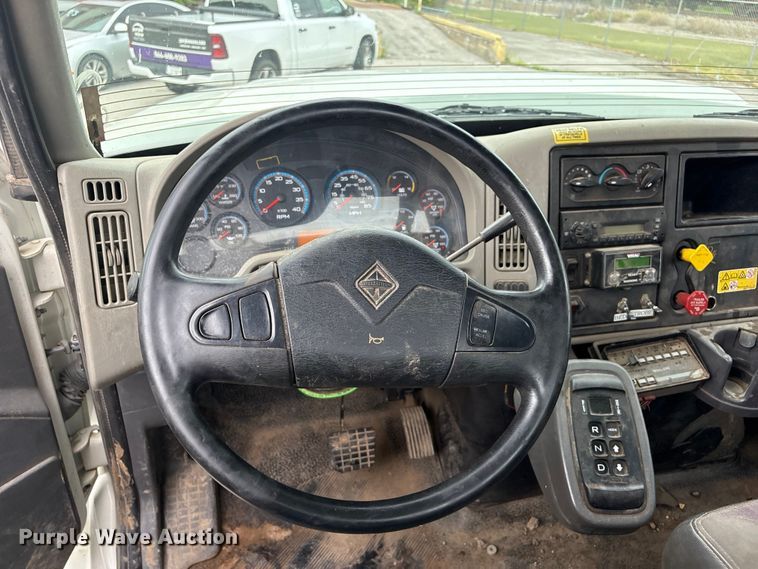 image for item FB8856 2011 International 7400 utility / service truck
