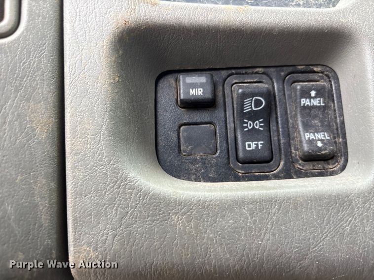 image for item FB8856 2011 International 7400 utility / service truck