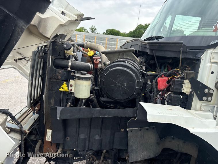 image for item FB8856 2011 International 7400 utility / service truck
