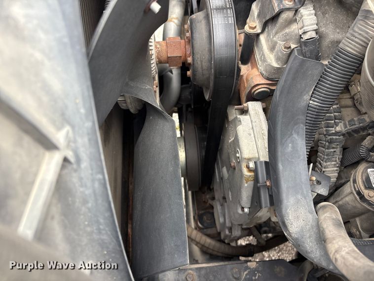 image for item FB8856 2011 International 7400 utility / service truck