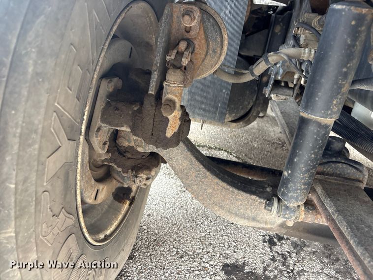 image for item FB8856 2011 International 7400 utility / service truck