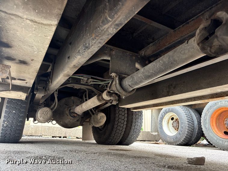 image for item FB8856 2011 International 7400 utility / service truck