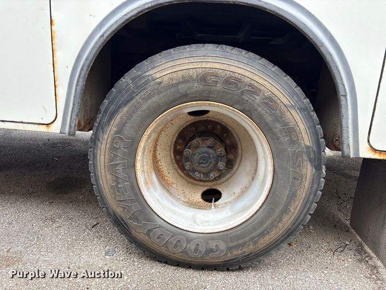 image for item FB8856 2011 International 7400 utility / service truck